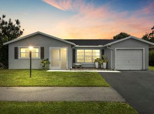 7420 Pine Park Dr S, Lake Worth, FL 33467