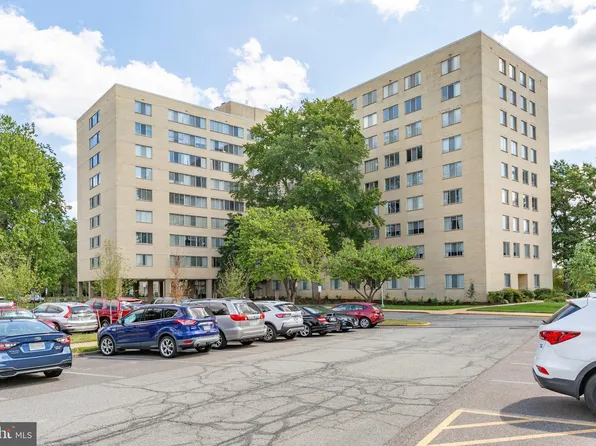 6631 Wakefield Dr APT 219, Alexandria, VA 22307