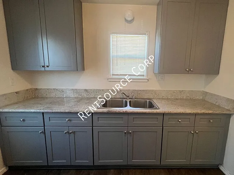 100 E Fredricks St #V — Photo 12