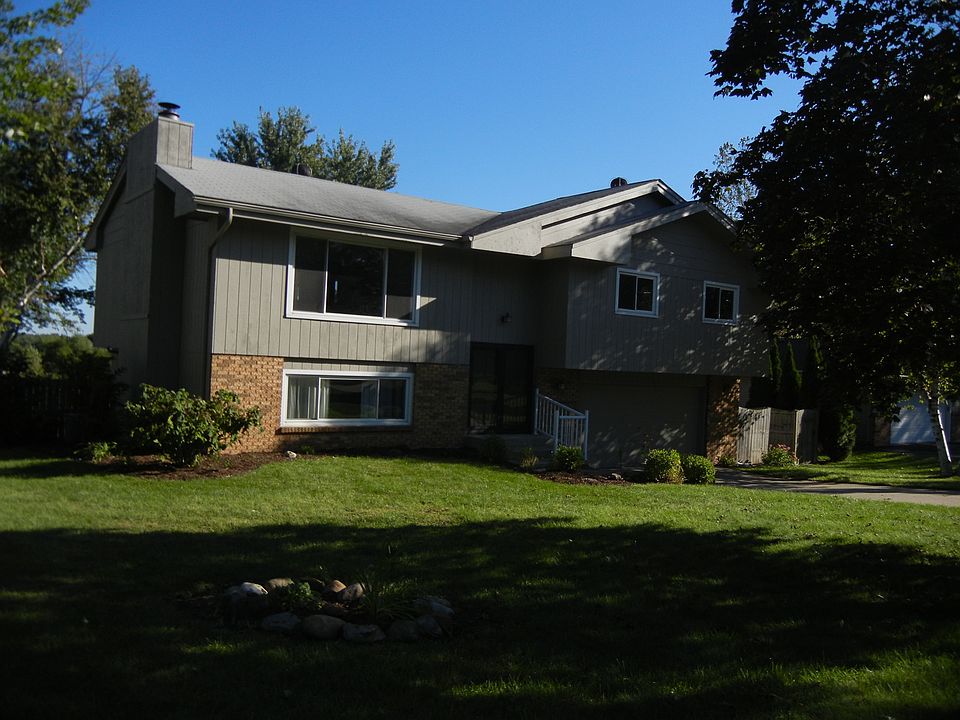 1st image of 5692 Vineyard Ln