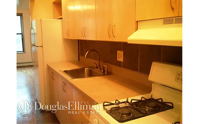 Rented by Douglas Elliman | media 20