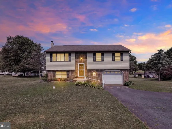 220 Pleasant Valley Rd, East Earl, PA 17519