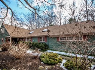 80 Lakeside Dr, Katonah, NY 10536