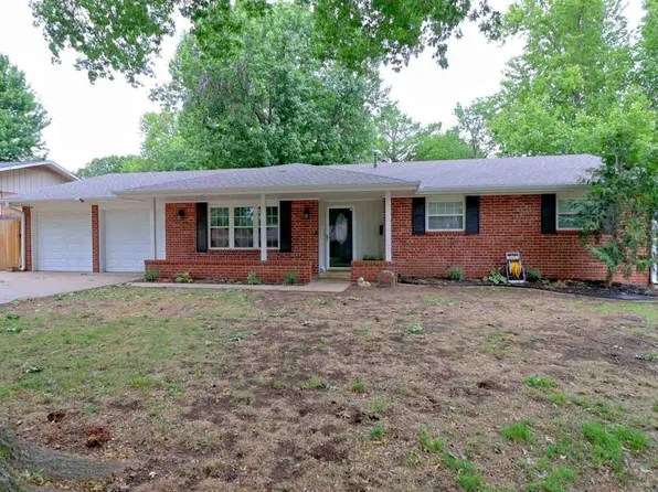 3001 Larchmont Ave, Ponca City, OK 74604