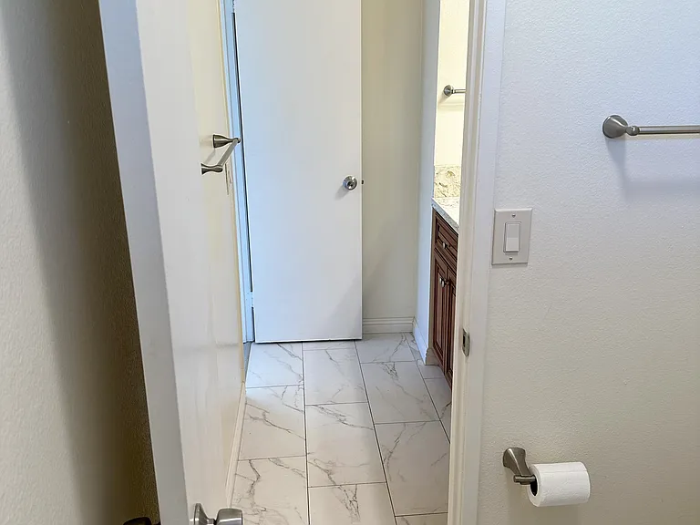 13103 Sundance Ave — Photo 32