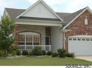 5015 Castlegate Ln, Godfrey, IL 62035