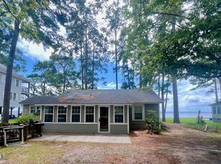 743 Island View Rd, Bath, NC 27808