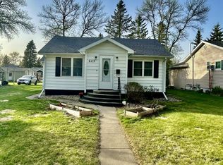 623 E Johnson Ave, Warren, MN 56762