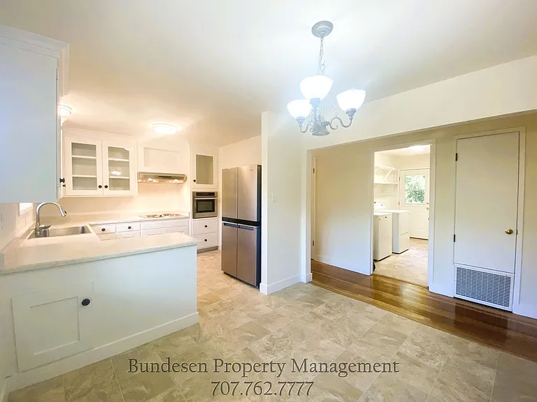 77 Sunny Hill Dr — Photo 4
