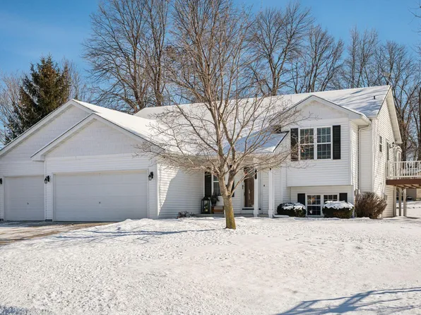 571 Maple Knoll Cir NW, Saint Michael, MN 55376