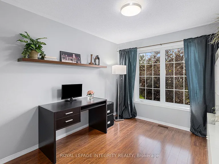564 Renaissance Dr — Photo 17