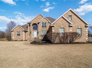 645 N Riding Ridge Ln, Fayetteville, AR 72704