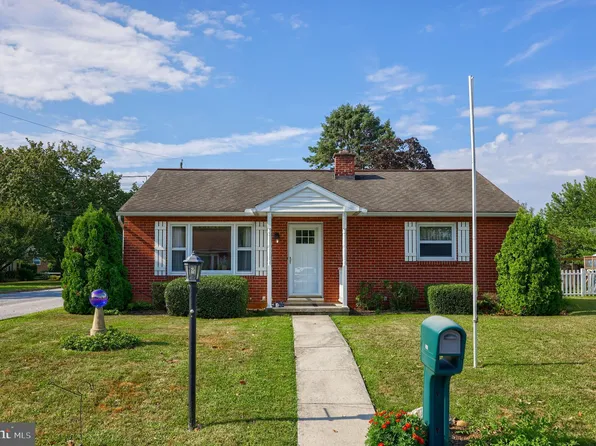 140 Peach Ave, Hershey, PA 17033