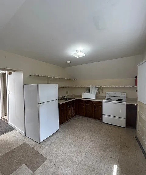 675 Main St #3 — Photo 3