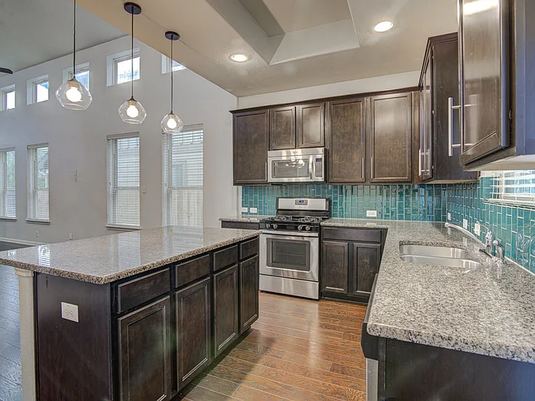 7337 Menchaca Rd #22 — Photo 8
