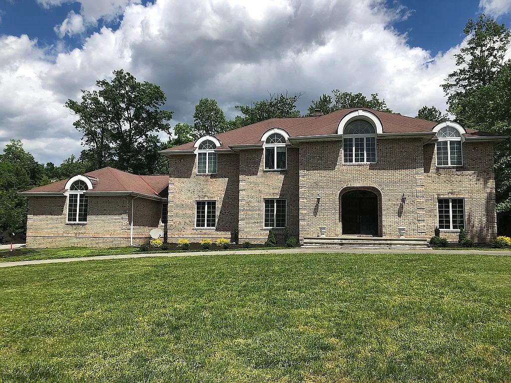 8 Valenza Ln photo 1