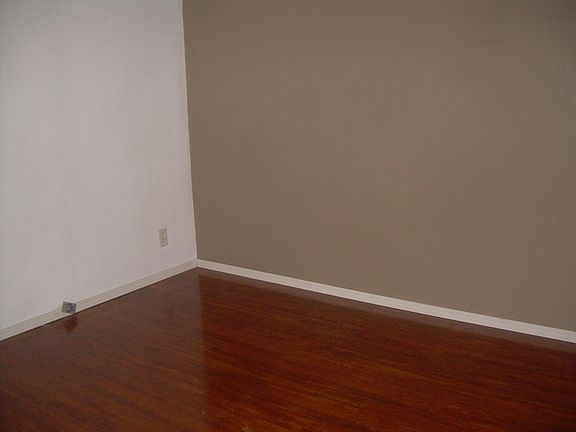 3rd image of 10619 S Van Ness Ave APT 1