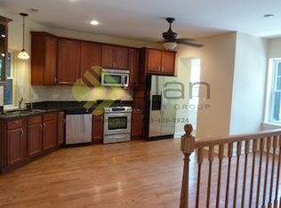 5684 N Ridge Ave APT 1W, Chicago, IL 60660