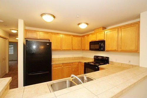 2nd image of 1652 25th Pl NE Unit 201