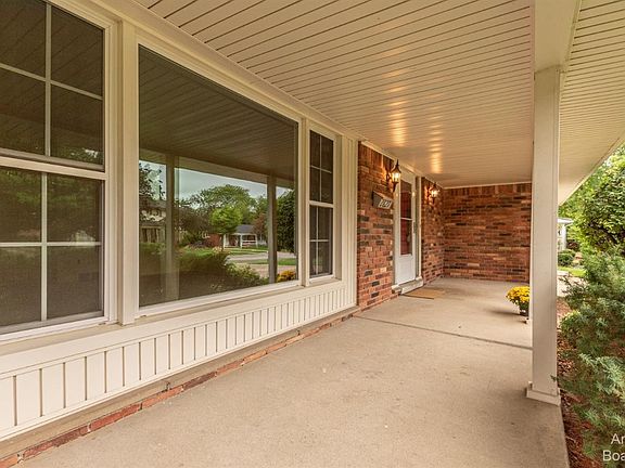 4th image of 2827 Briarcliff St