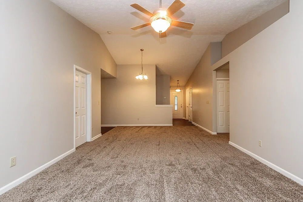 4 bed, 2.0 bath, 1382 sqft, $1,825 — Photo 3