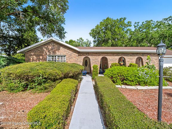 3rd image of 609 Manor Pl