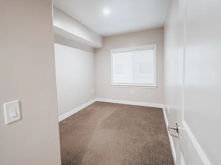 The Mercer Bedroom 5