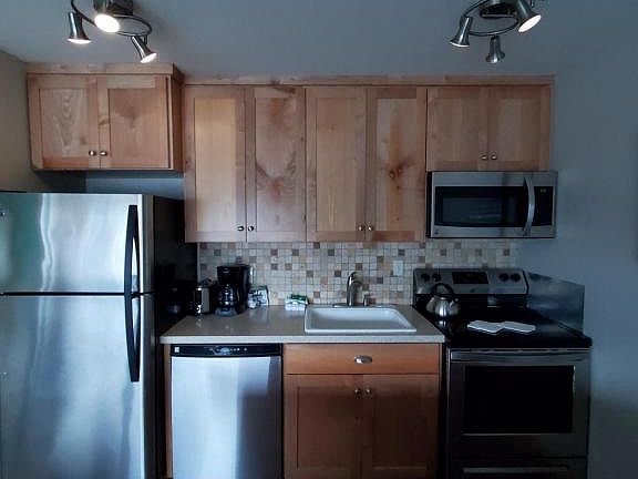 5th image of 1000 SE Bay Blvd #C212