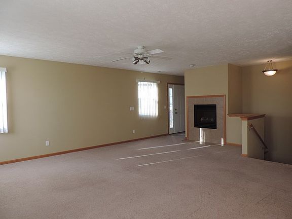 2nd image of 601 Clayton Cir #601