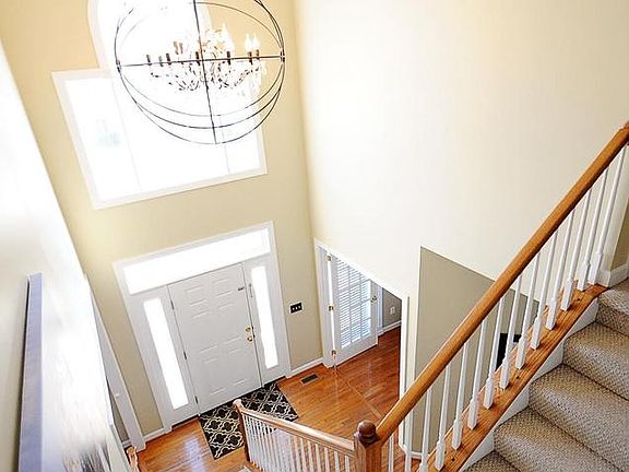 2nd image of 9730 Lennice Way