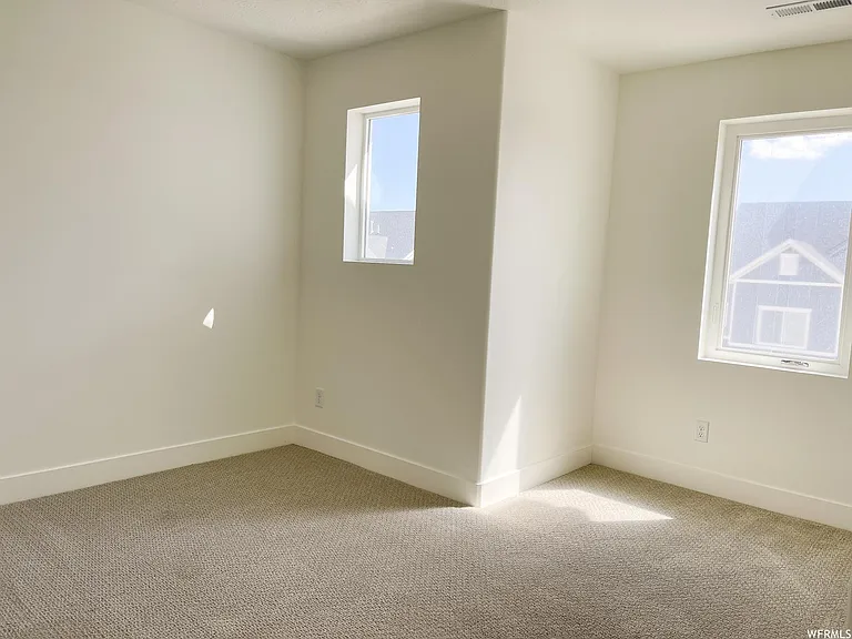 998 W Shadow Brook Ln — Photo 7