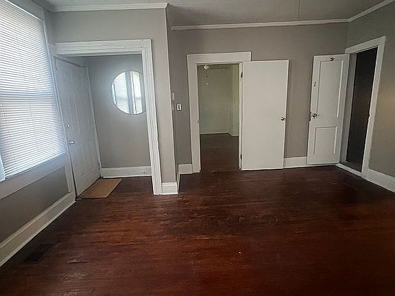 2nd image of 2513 Plum St