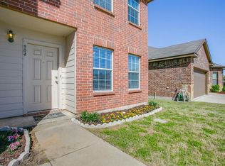 904 Rutgers Ct, Fort Worth, TX 76120