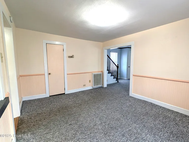 710 Beech St — Photo 10