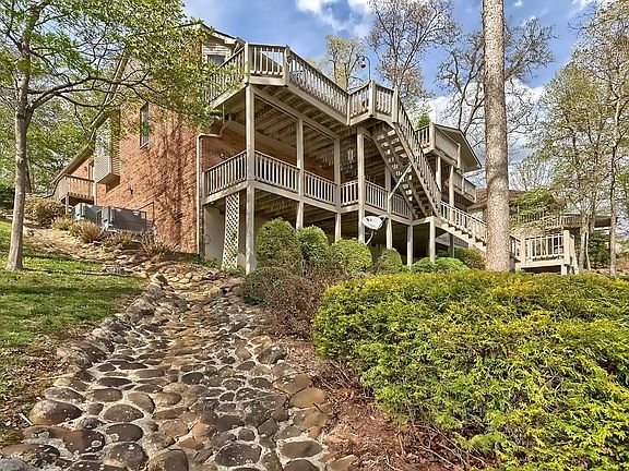 5th image of 69 Quail Hollow Dr