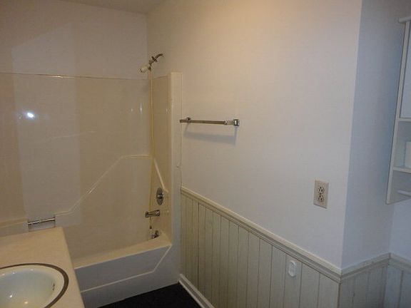 5th image of 2804 Berkley Dr