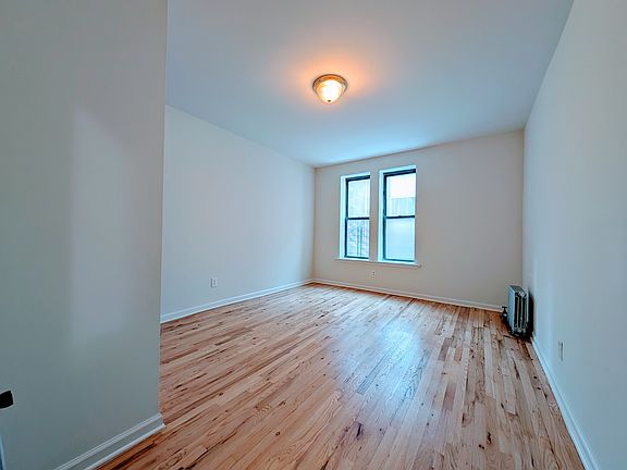 3rd image of 360 E 19th St APT O