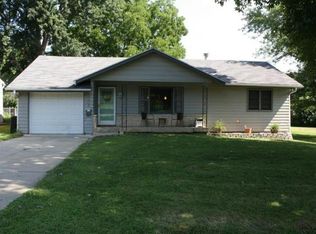 1004 E Kaskaskia St, Paola, KS 66071