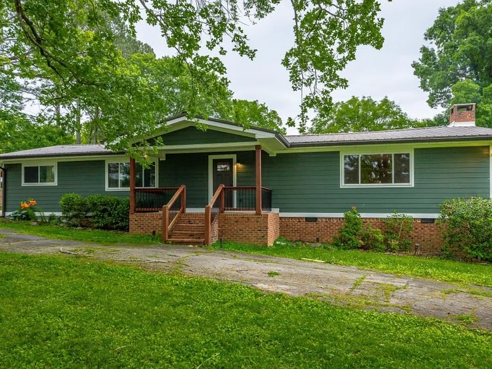 9011 Pleasant Ln