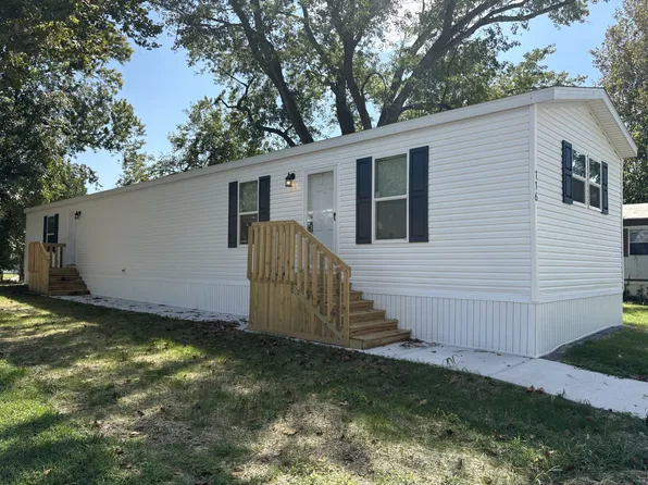 116 Newton St #G-28, Edwardsville, KS 66113