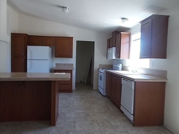 3rd image of 4583 N Vickie Ln