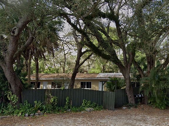 2nd image of 307 SW 11th Ave #C