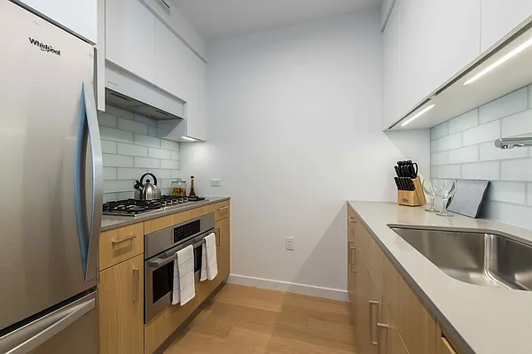 Rented by The Durst Organization | media 17