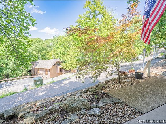 3rd image of 100 Canoe Ct