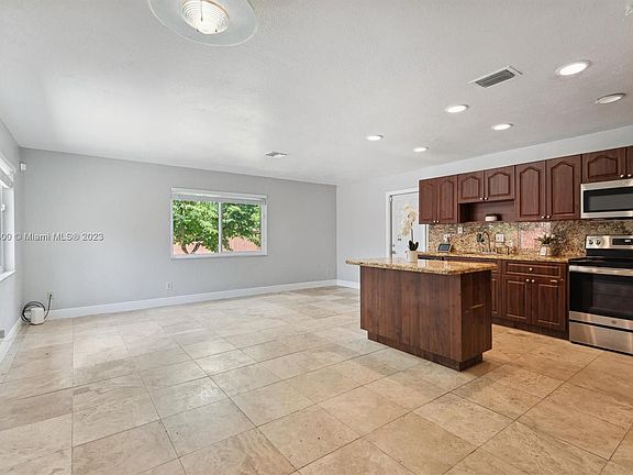 5th image of 8071 NW 46th Ct