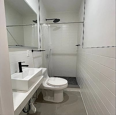 3rd image of 6 Saint Nicholas Ave APT 2L