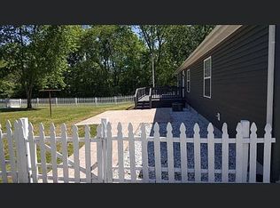 378 Medlin Rd, Walnut Hill, IL 62893