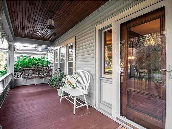 3rd image of 51 Lake Ave
