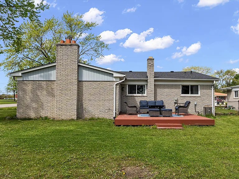 37010 Calka Dr — Photo 37