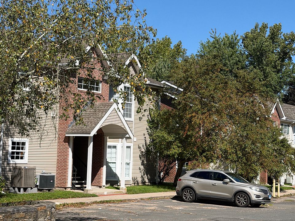 1st image of 668 Waterville St #1